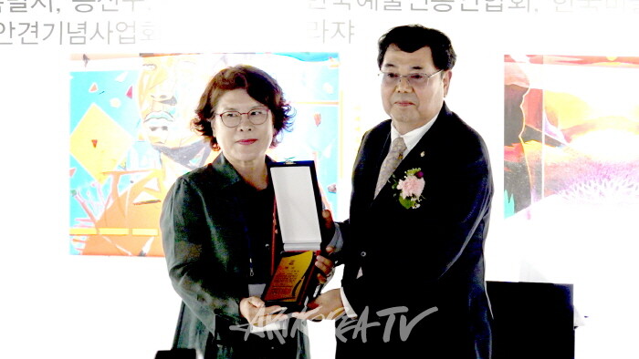 대상 김원숙 작가