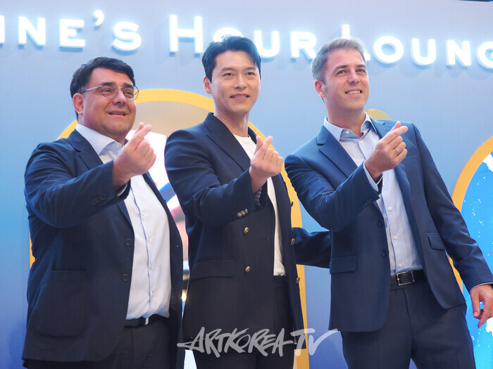 스카치 위스키 발렌타인(Ballentine's) 팝업스토어 '발렌타인 아워 라운지'(Ballentine's Hour Lounge) 행사(사진 왼쪽부터 페르노리카 코리아 프란츠 브루노 디디에 호튼, 배우 현빈, 페르노르카 코리아 마케팅전무 미겔 파스칼) 2024.08.30 사진 ⓒ아트코리아방송 이용선 기자