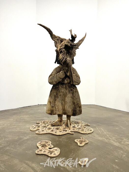 손유진, 대면, 제주시 와흘 폐목 연소, 가변설치, 2022