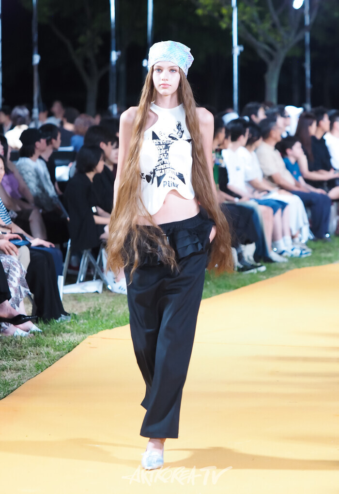 '2024 서울패션로드@뚝섬-보타닉 패션쇼'(최경호, 송현희 디자이너 브랜드 홀리넘버세븐(HOLLYNUMBER7)) 2024.08.30 사진 ⓒ아트코리아방송 이용선 기자