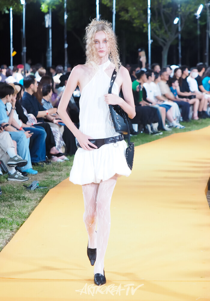 '2024 서울패션로드@뚝섬-보타닉 패션쇼'(최경호, 송현희 디자이너 브랜드 홀리넘버세븐(HOLLYNUMBER7)) 2024.08.30 사진 ⓒ아트코리아방송 이용선 기자