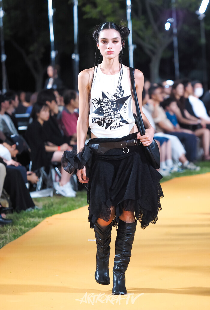 '2024 서울패션로드@뚝섬-보타닉 패션쇼'(최경호, 송현희 디자이너 브랜드 홀리넘버세븐(HOLLYNUMBER7)) 2024.08.30 사진 ⓒ아트코리아방송 이용선 기자