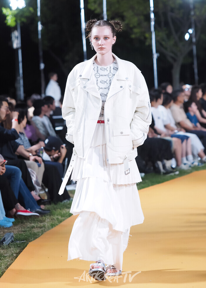 '2024 서울패션로드@뚝섬-보타닉 패션쇼'(최경호, 송현희 디자이너 브랜드 홀리넘버세븐(HOLLYNUMBER7)) 2024.08.30 사진 ⓒ아트코리아방송 이용선 기자