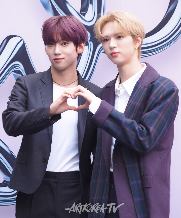 '2025 SS 서울패션위크' 곽현주 디자이너 곽현주 컬렉션 포토월 행사(앰퍼샌드원 나캠든과 브라이언) 2024.09.07 사진 ⓒ아트코리아방송 이용선 기자