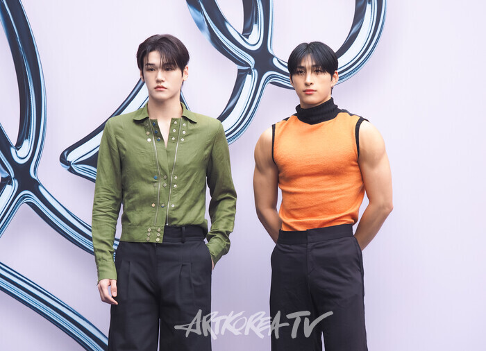 '2025 SS 서울패션위크' 곽현주 디자이너 곽현주 컬렉션 포토월 행사(더크루원 임지민, 배인) 2024.09.07 사진 ⓒ아트코리아방송 이용선 기자