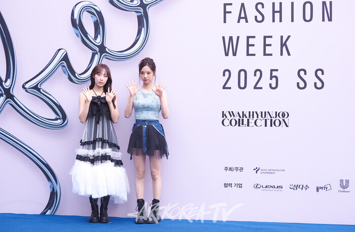 '2025 SS 서울패션위크' 곽현주 디자이너 곽현주 컬렉션 포토월 행사(우주소녀 여름, 수빈) 2024.09.07 사진 ⓒ아트코리아방송 이용선 기자