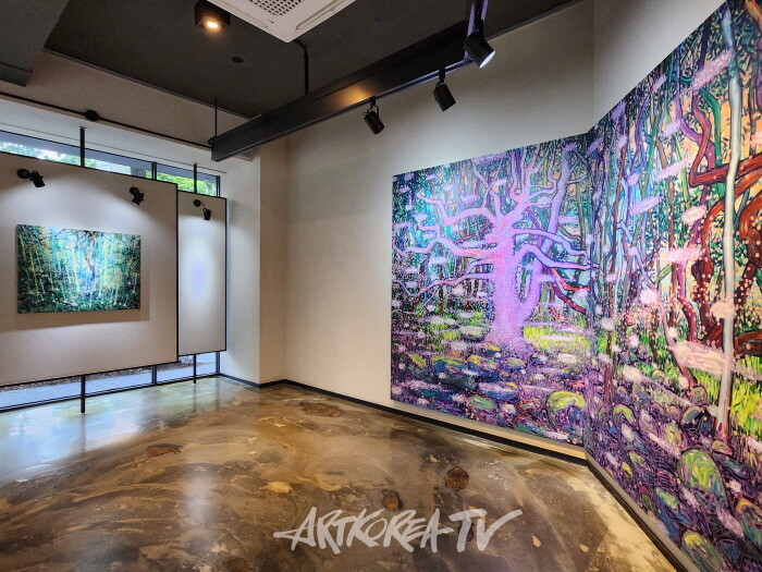 홍일화 초대개인전