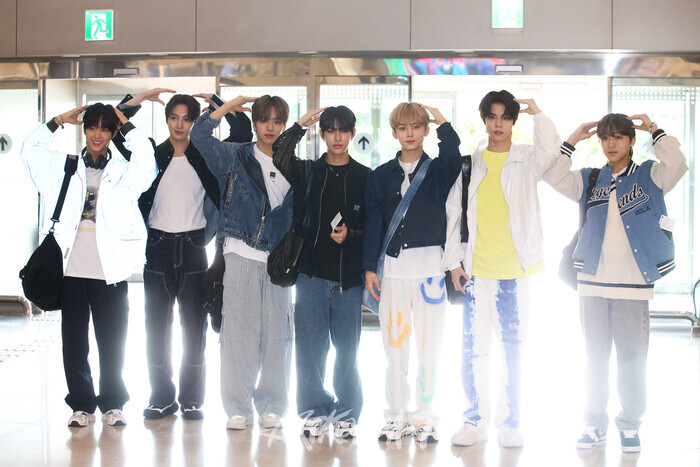 누에라 김포공항 출국(사진 왼쪽부터 노기현, 전준표, 장현준,한유섭, 린, 빙판, 미라쿠) 제공 누아엔터테인먼트