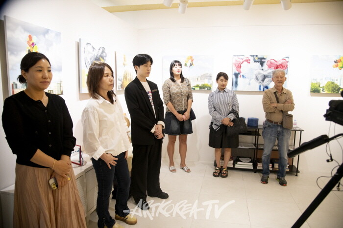 비채아트뮤지엄-송현화 특별초대전 'THIS IS THE MOMENT'