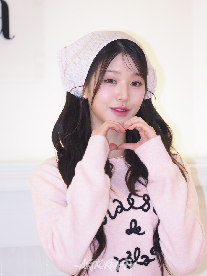 로라로라 플래그십스토어 한남점 오픈기념 포토월 행사(아이브 장원영) 2024.09.26 사진 ⓒ아트코리아방송 이용선 기자