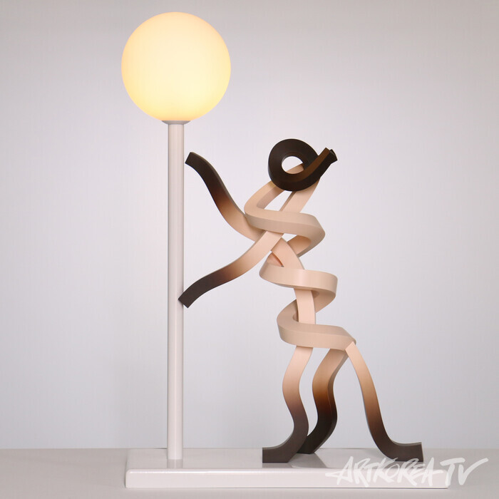 이상수, cat under the moon (siamese)_paint on resin, steel, light_43×16×65(h)cm_2024