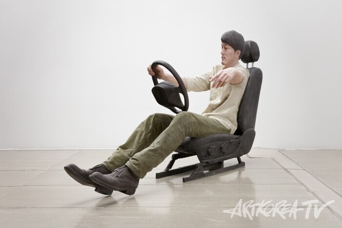 이환권,Traffic Jam,H101 W215 D54 cm F.R.P. acrylic hand pigment  2014