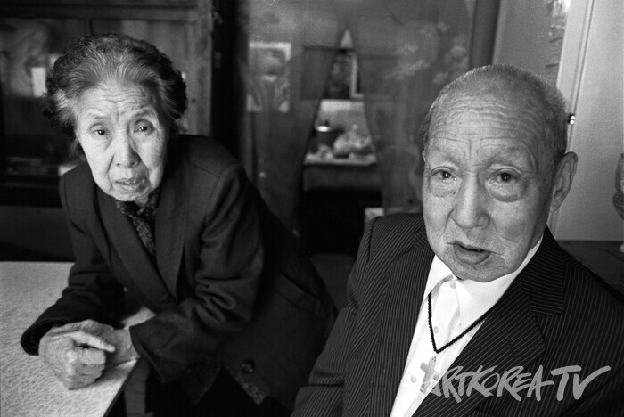 가게 할머니와 두복덕 할아버지, 1992 ⓒ 김보섭