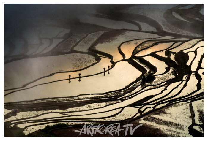 윤제관 사진의 탁월한 회화적 풍경-김종근 미술평론가