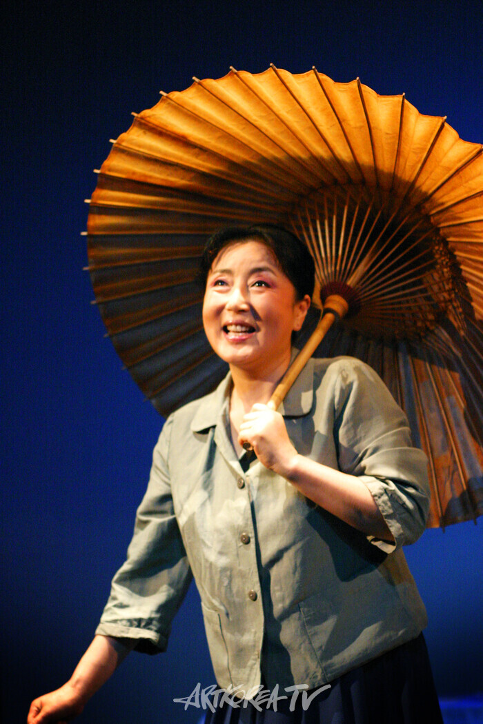 '벽 속의 요정'(김성녀). 제공 극단미추