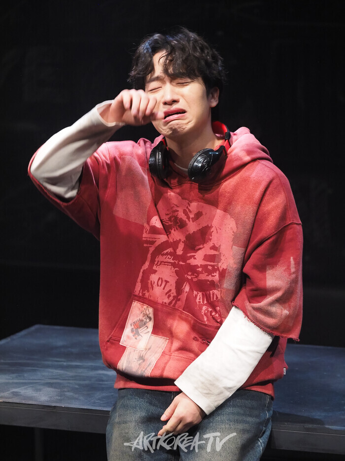 연극 '킬롤로지' 프레스콜(데이비 역의 안지환). 2024.10.02 사진 ⓒ아트코리아방송 이용선 기자