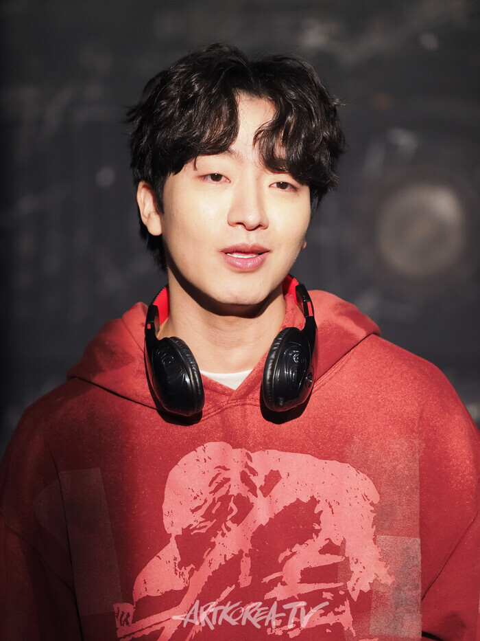 연극 '킬롤로지' 프레스콜(데이비 역의 안지환). 2024.10.02 사진 ⓒ아트코리아방송 이용선 기자