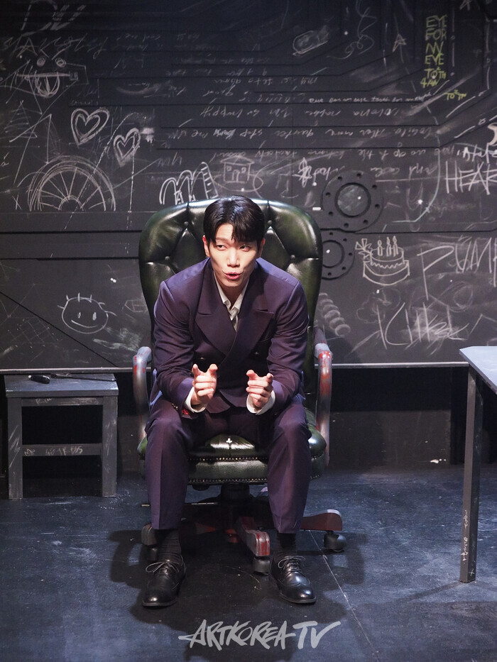 연극 '킬롤로지' 프레스콜(폴 역의 김경남). 2024.10.02 사진 ⓒ아트코리아방송 이용선 기자
