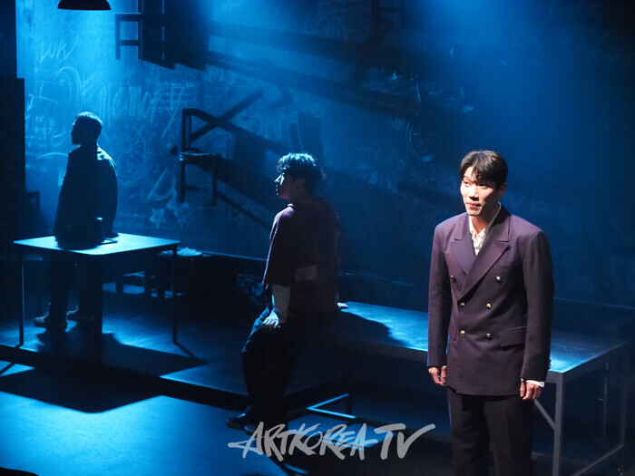 연극 '킬롤로지' 프레스콜(폴 역의 김경남). 2024.10.02 사진 ⓒ아트코리아방송 이용선 기자