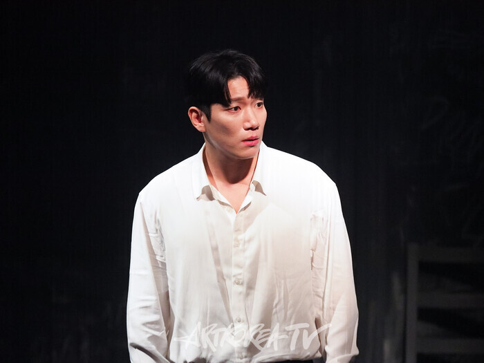 연극 '킬롤로지' 프레스콜(폴 역의 김경남). 2024.10.02 사진 ⓒ아트코리아방송 이용선 기자