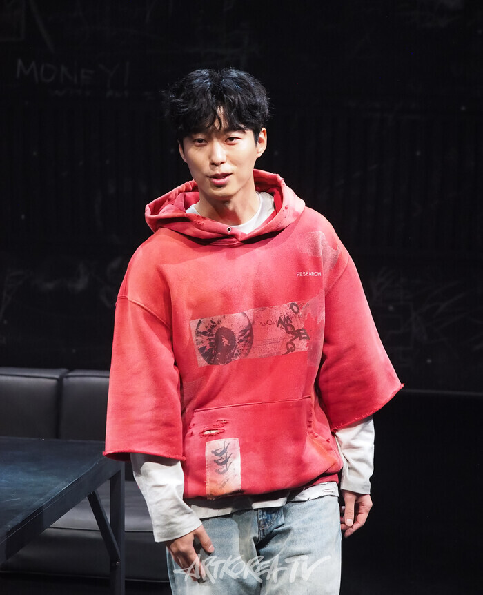 연극 '킬롤로지' 프레스콜(데이비 역의 안동구). 2024.10.02 사진 ⓒ아트코리아방송 이용선 기자