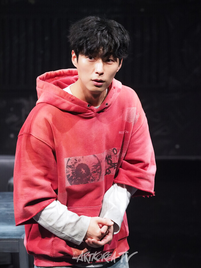 연극 '킬롤로지' 프레스콜(데이비 역의 안동구). 2024.10.02 사진 ⓒ아트코리아방송 이용선 기자