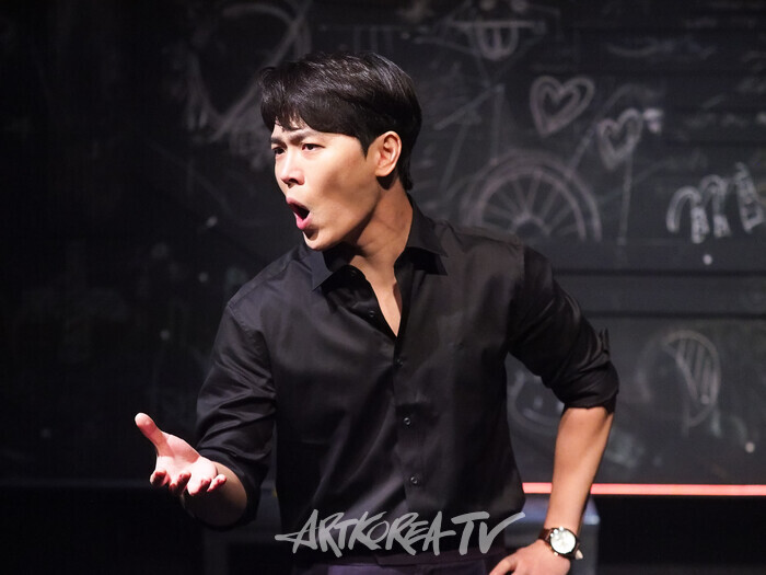 연극 '킬롤로지' 프레스콜(폴 역의 이동하). 2024.10.02 사진 ⓒ아트코리아방송 이용선 기자