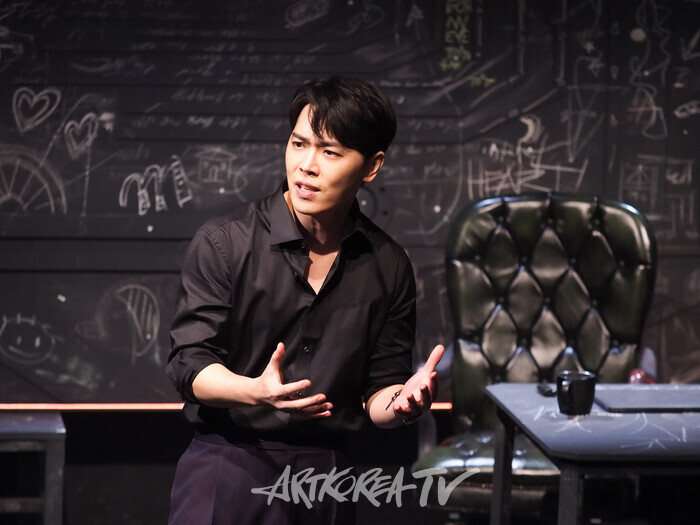 연극 '킬롤로지' 프레스콜(폴 역의 이동하). 2024.10.02 사진 ⓒ아트코리아방송 이용선 기자