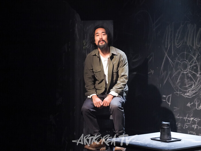 연극 '킬롤로지' 프레스콜(알란 역의 이상홍). 2024.10.02 사진 ⓒ아트코리아방송 이용선 기자