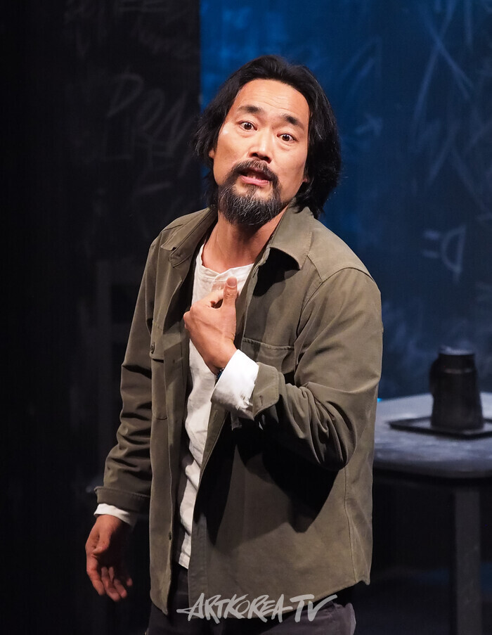 연극 '킬롤로지' 프레스콜(알란 역의 이상홍). 2024.10.02 사진 ⓒ아트코리아방송 이용선 기자