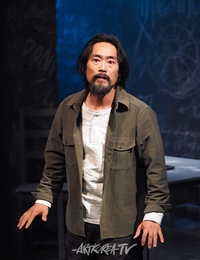 연극 '킬롤로지' 프레스콜(알란 역의 이상홍). 2024.10.02 사진 ⓒ아트코리아방송 이용선 기자