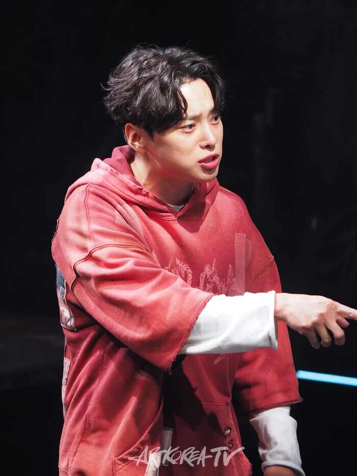 연극 '킬롤로지' 프레스콜(데이비 역의 최석진). 2024.10.02 사진 ⓒ아트코리아방송 이용선 기자