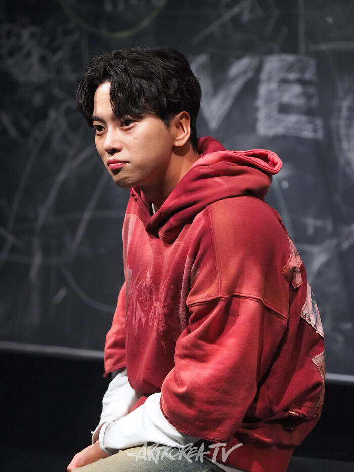 연극 '킬롤로지' 프레스콜(데이비 역의 최석진). 2024.10.02 사진 ⓒ아트코리아방송 이용선 기자