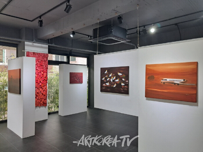 이정미 작가 초대개인전 '붉은 빛이 물들일 때'