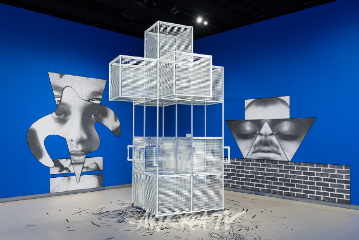 《양혜규: 윤년》 전시전경영국 런던 헤이워드 갤러리, 2024사진: Mark BlowerCourtesy of the artist and the Hayward Gallery이미지 제공: 국제갤러리