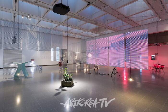 《양혜규: 윤년》 전시전경영국 런던 헤이워드 갤러리, 2024사진: Mark BlowerCourtesy of the artist and the Hayward Gallery이미지 제공: 국제갤러리