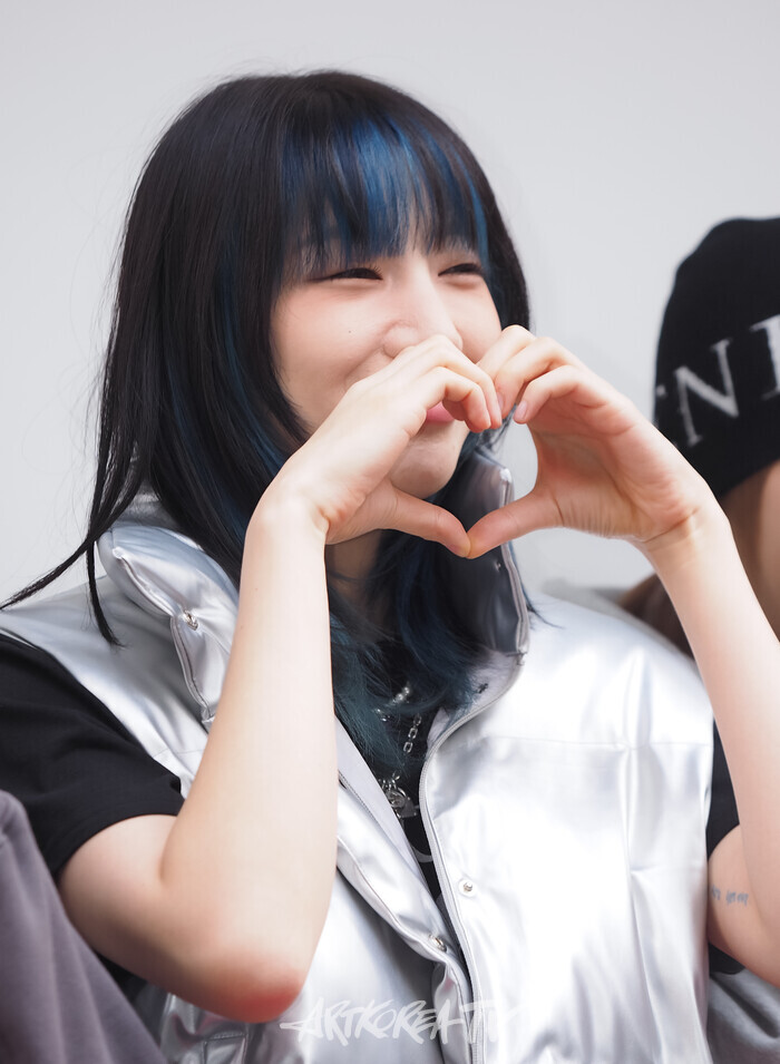 ​닉앤니콜 명동 플래그십스토어 그랜드 오픈 포토월 행사(베베) 2024.10.11 사진 ⓒ아트코리아방송 이용선 기자​