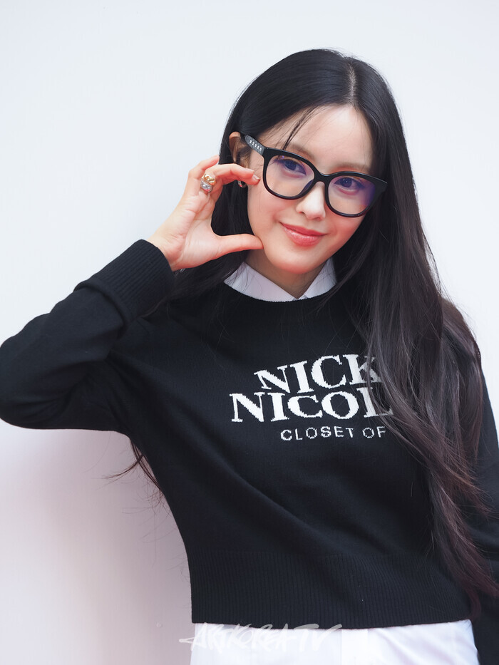 ​닉앤니콜 명동 플래그십스토어 그랜드 오픈 포토월 행사(효민) 2024.10.11 사진 ⓒ아트코리아방송 이용선 기자​