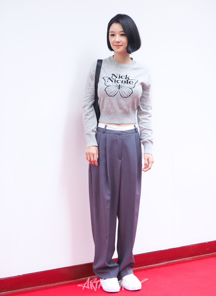 닉앤니콜 명동 플래그십스토어 그랜드 오픈 포토월 행사(서예지) 2024.10.11 사진 ⓒ아트코리아방송 이용선 기자​