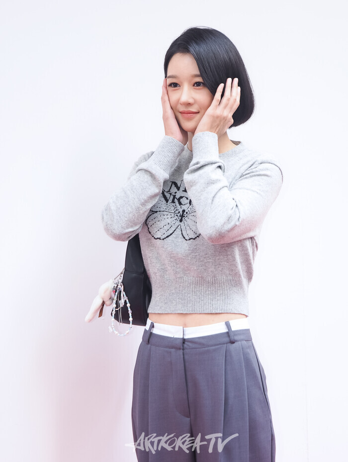 닉앤니콜 명동 플래그십스토어 그랜드 오픈 포토월 행사(서예지) 2024.10.11 사진 ⓒ아트코리아방송 이용선 기자​