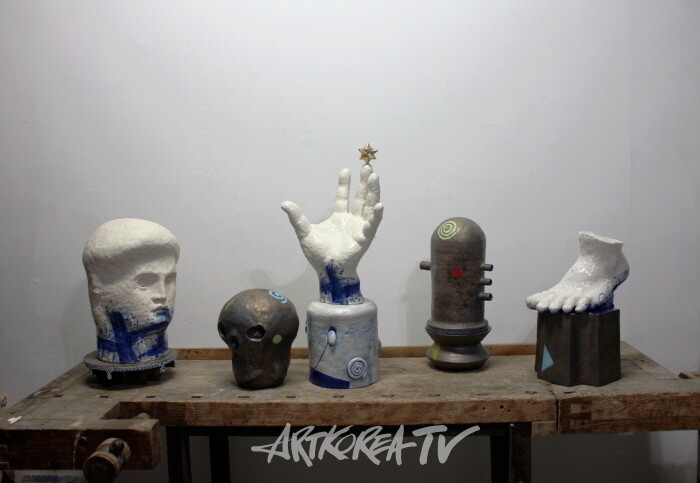 무제, 210x170x45, ceramic, wood, ciment, 2024