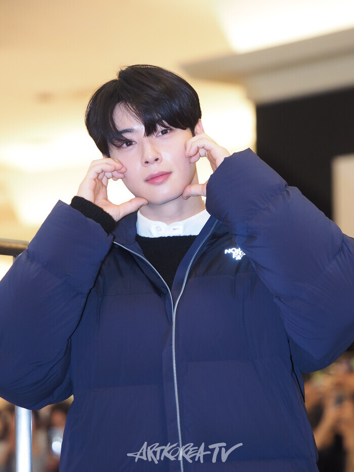 노스페이스 부산광역시 해운대구 신세계백화점 센텀시티점 눕시 24(NUPTSE 24) 팝업스토어 오픈 기념 행사(차은우) 2024.10.25 사진 ⓒ아트코리아방송 이용선 기자​