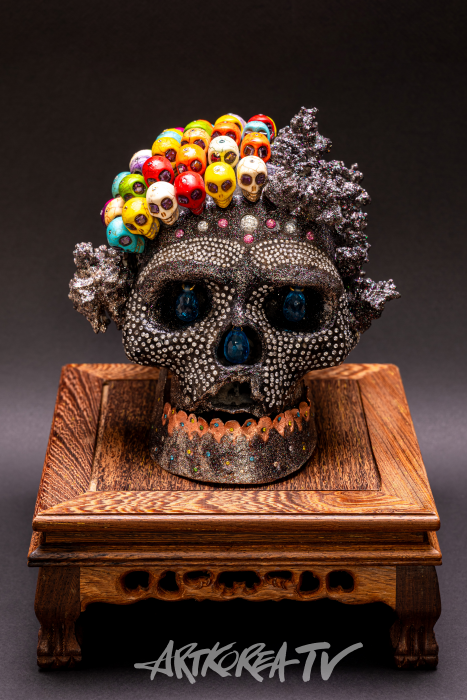 해골 보석설치미술전 '삶과 죽음 그리고 환희'