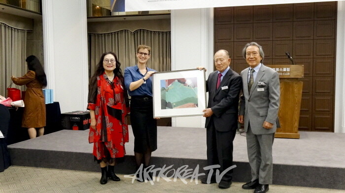 제1회 한불문화예술협회상 최예태 화백 미술상 수상