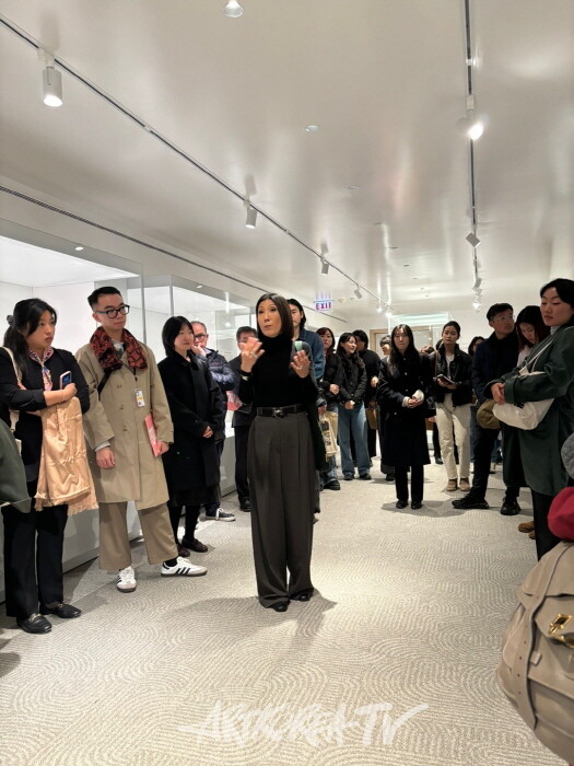 13. Korean Art Gallery Tour
