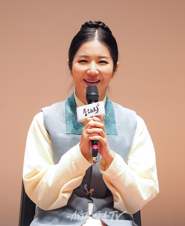 연극 '퉁소소리' 전막 프레스콜(홍도 역 최나라) 2024.11.11 사진 ⓒ아트코리아방송 이용선 기자​