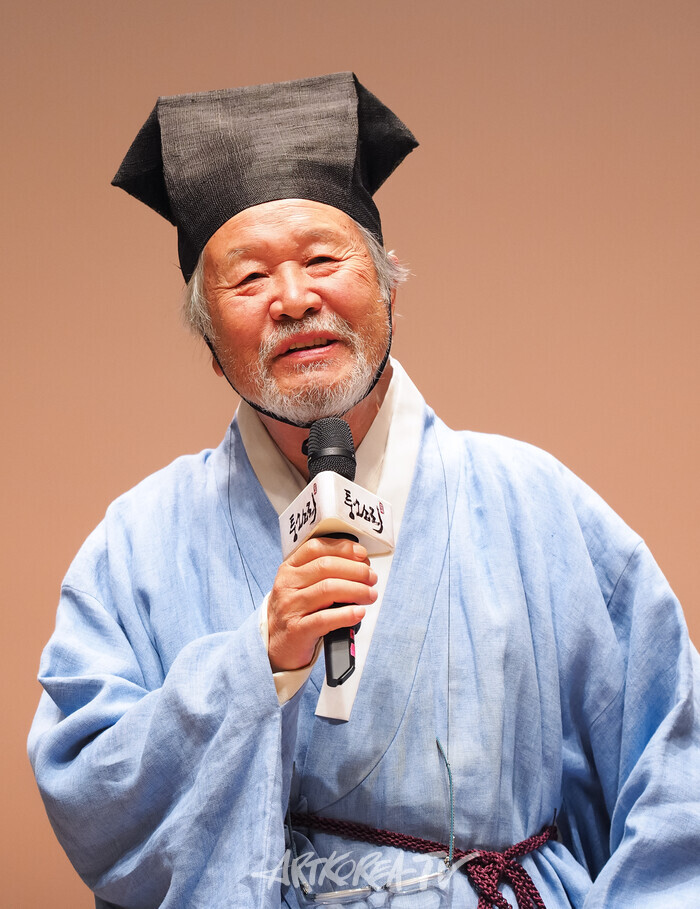 연극 '퉁소소리' 전막 프레스콜(노최척 역 이호재) 2024.11.11 사진 ⓒ아트코리아방송 이용선 기자​