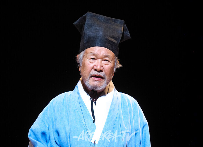 연극 '퉁소소리' 전막 프레스콜(노최척 역 이호재) 2024.11.11 사진 ⓒ아트코리아방송 이용선 기자​