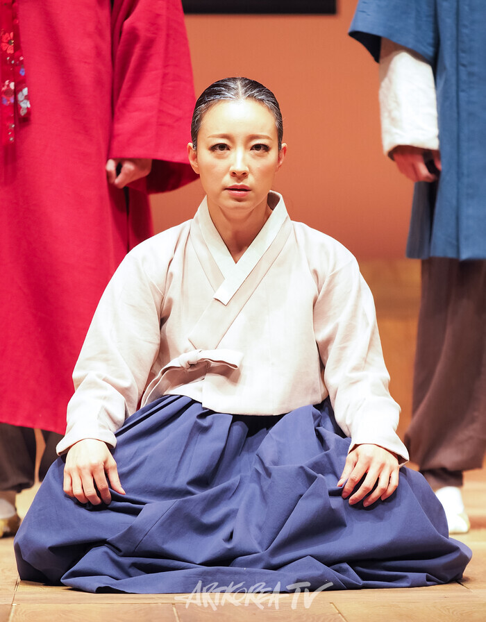 연극 '퉁소소리' 전막 프레스콜(옥영 역 정새별) 2024.11.11 사진 ⓒ아트코리아방송 이용선 기자​