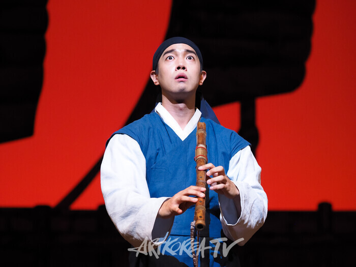 연극 '퉁소소리' 전막 프레스콜(최척 역 박영민) 2024.11.11 사진 ⓒ아트코리아방송 이용선 기자​